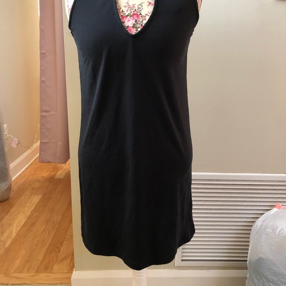 Boutique Cut-Out Dress - Picture 2 of 4
